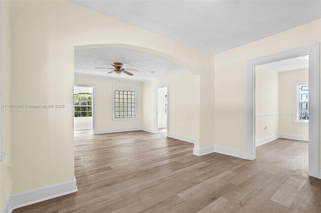 Building Photo - 511 NW 44th St