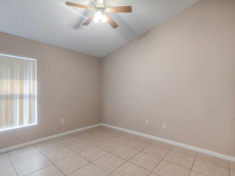 Building Photo - 2765 Falcon Crest Pl