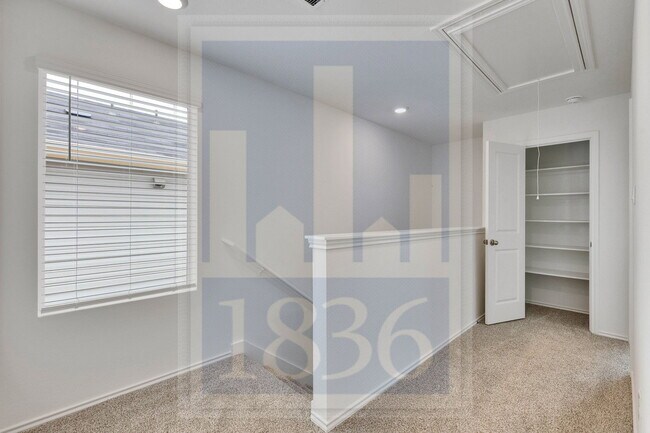 Building Photo - 304 Azua Path