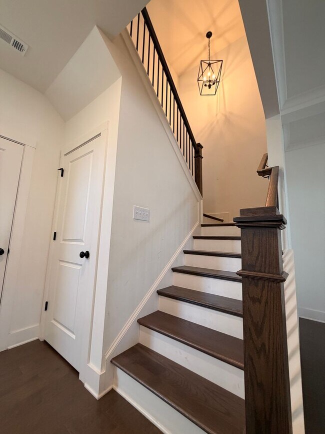 Building Photo - 2221 Flying Spur Dr
