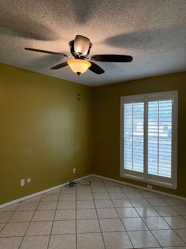 Building Photo - 220 Rio Tinto Dr