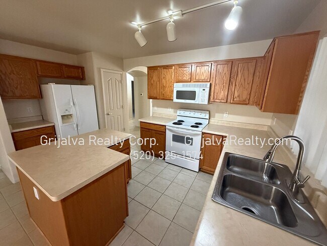 Building Photo - 4023 E Angel Spirit Dr