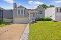 Building Photo - 3261 5 Oaks Dr