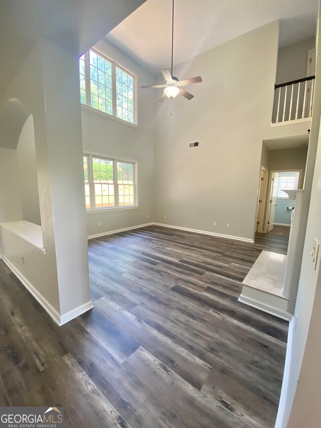 Building Photo - 33 Tall Timbers Cir