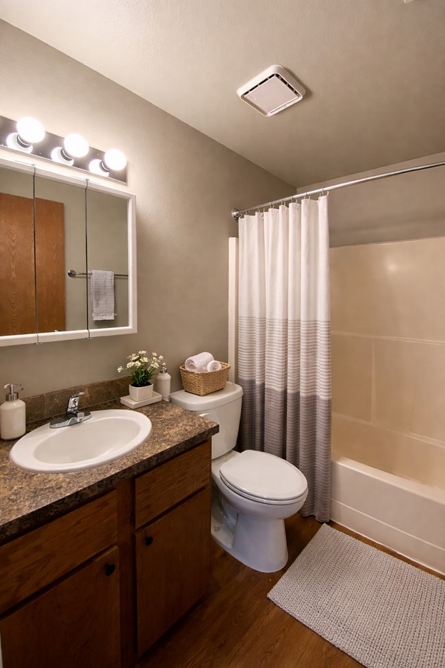 Building Photo - Hug3413(CWP)