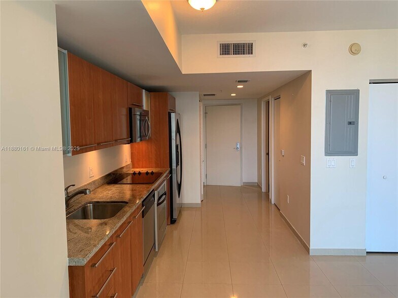 Primary Photo - 185 SW 7th St