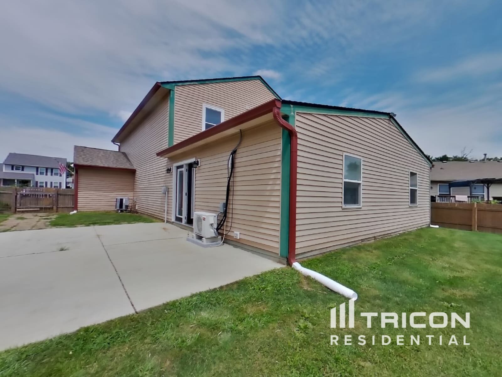 Building Photo - 1401 Thomas Dr