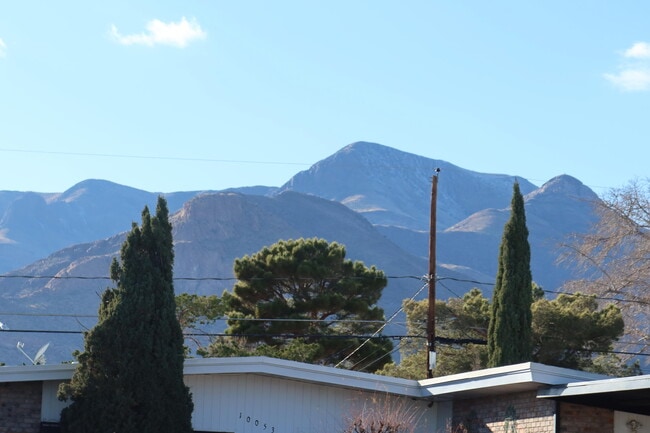 Building Photo - 10052 Kenworthy St