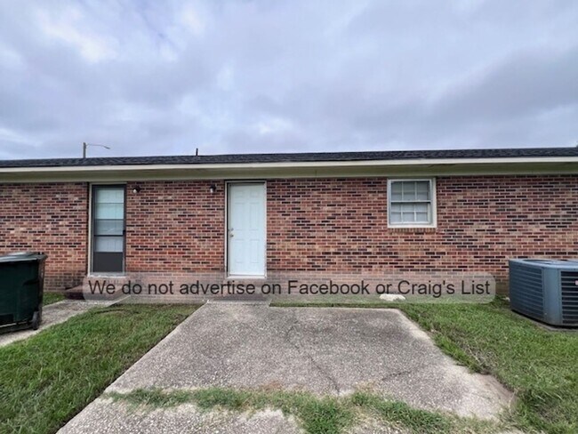 Building Photo - 6434 Applecross Ave