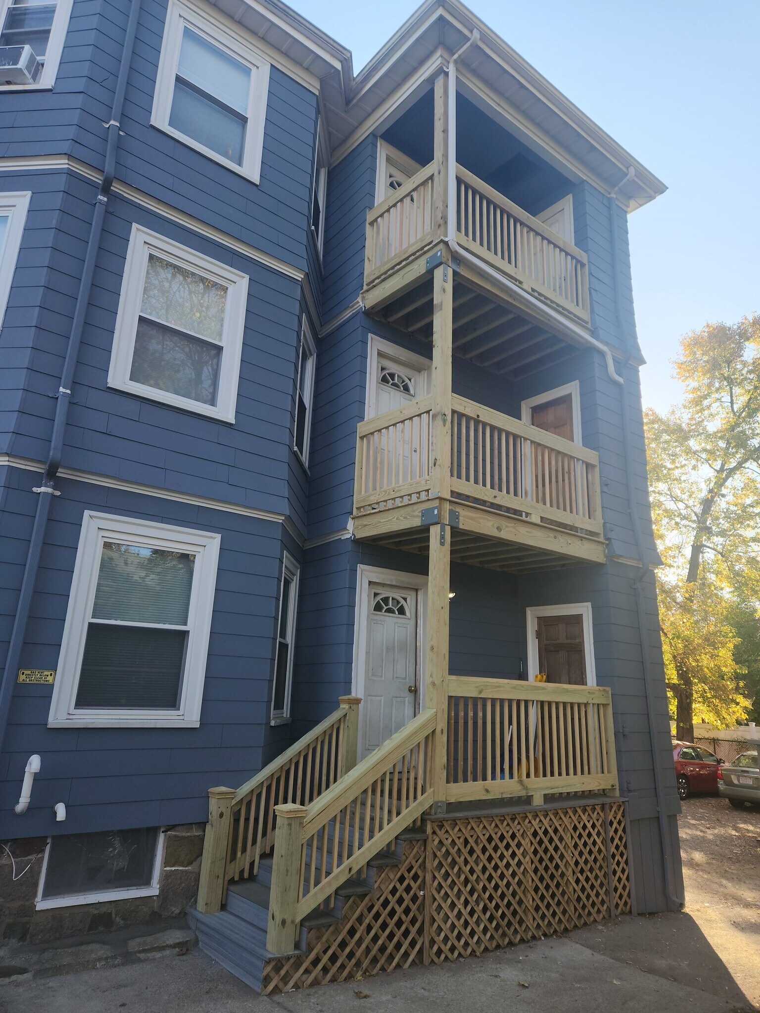 Building Photo - 250 Forest Ave