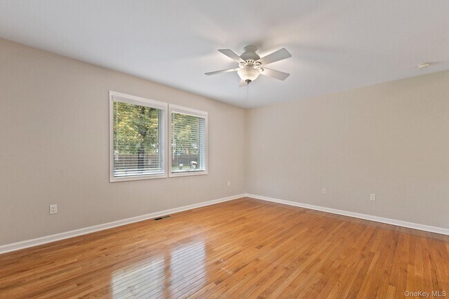Building Photo - 19 Rockledge Rd