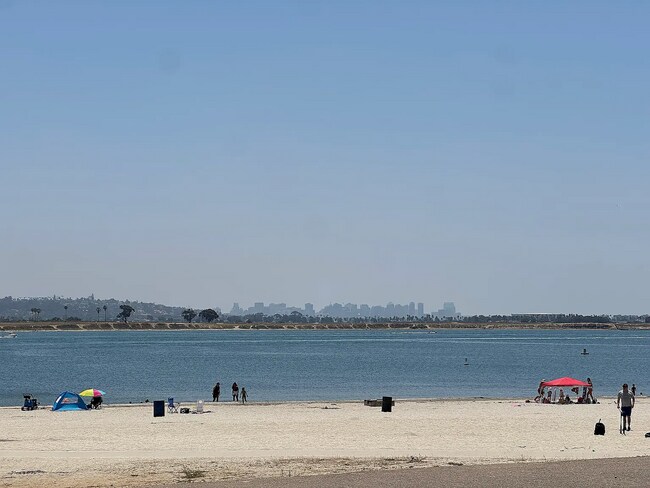 Building Photo - 3739 Jewell St