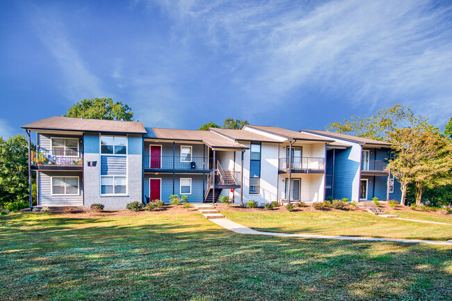 Exterior building - Triangle Park Apartments