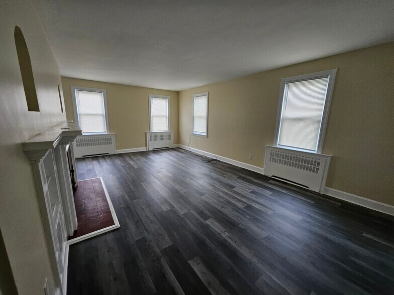 Building Photo - 19 Negus St