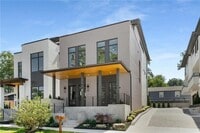 Building Photo - 194 E Lake Terrace SE