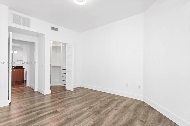 Building Photo - 300 S Biscayne Blvd