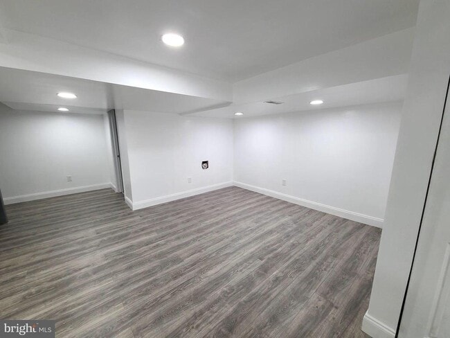 Building Photo - 4715 Dartford Ave