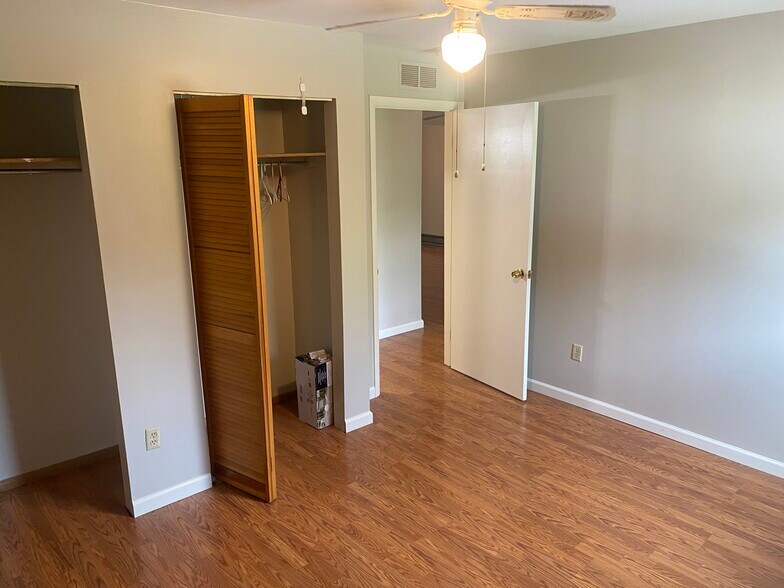 Building Photo - 817 Elysian Ave