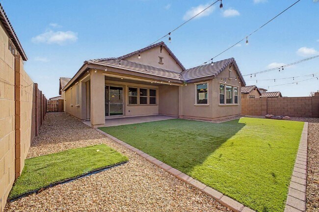 Building Photo - 6954 W Maya Way