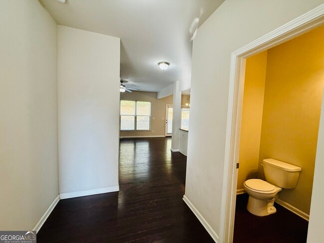 Building Photo - 256 Highland Pointe Cir E