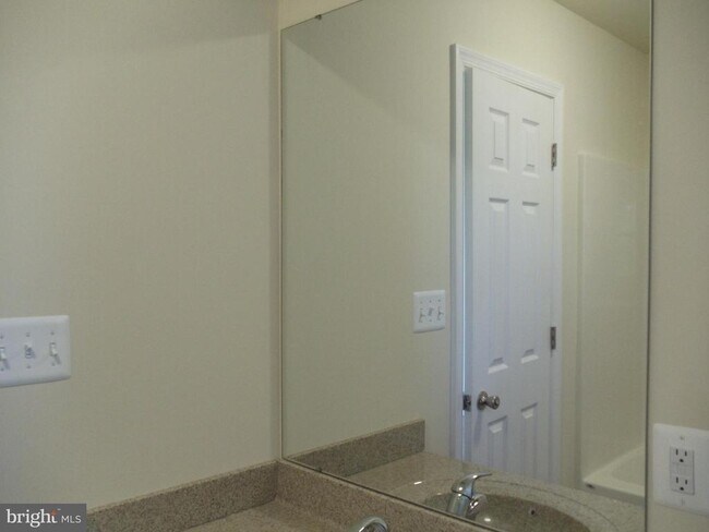 Building Photo - 17972 Wide Bay Way