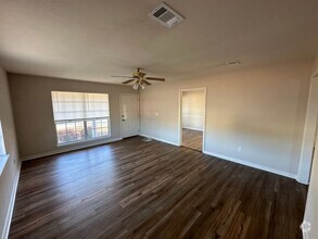 Building Photo - 2 Bedrooms- 2 Bathrooms- Apartment in West...