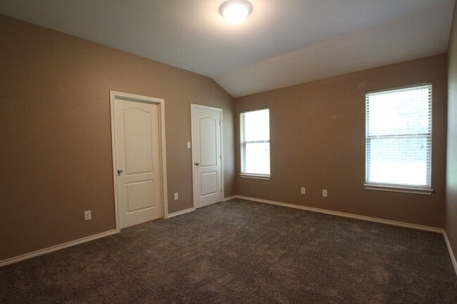 Building Photo - Lease Takeover Opportunity Available! Charming 2 Bed 2 Bath Home! Lindale ISD!