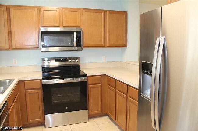 Building Photo - 9076 Gervais Cir