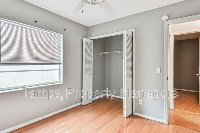 Building Photo - 16214 Pebblebrook Dr