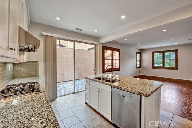 Building Photo - 135 Rose Arch