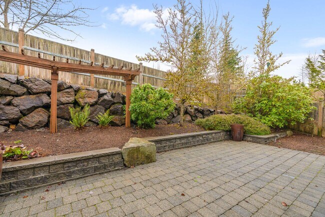 Building Photo - 23530 NE 13th Pl