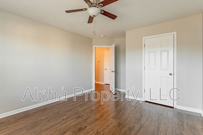 Building Photo - 204 Pope Ln