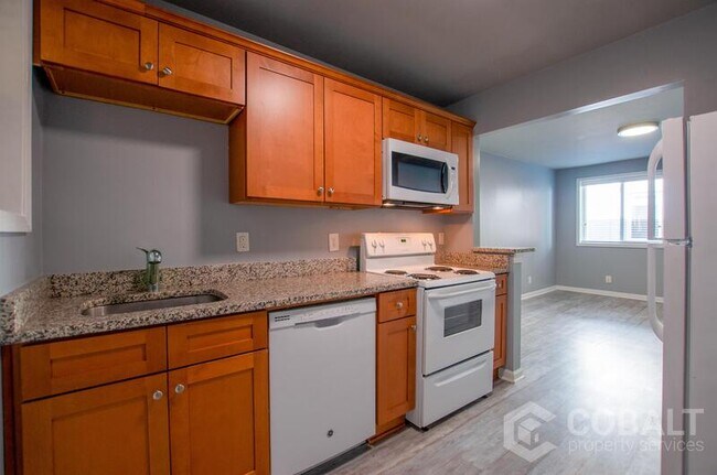 Building Photo - 271 Glen Iris Dr NE