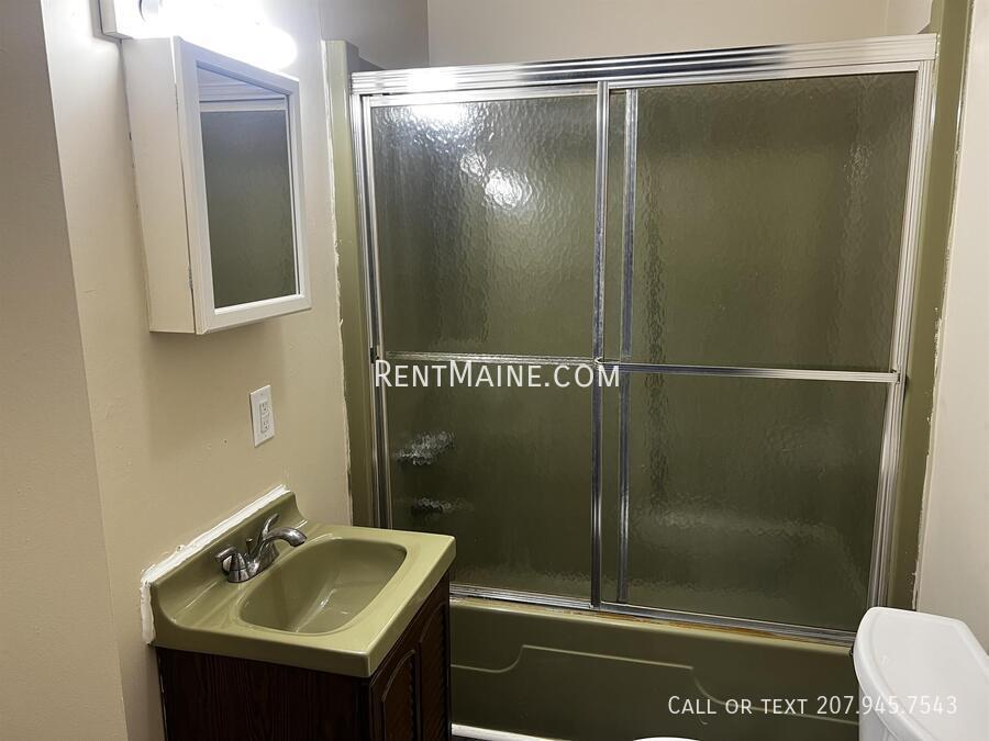 Building Photo - 47 Sanford St