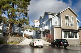 Building Photo - 115 Hall Brothers Loop