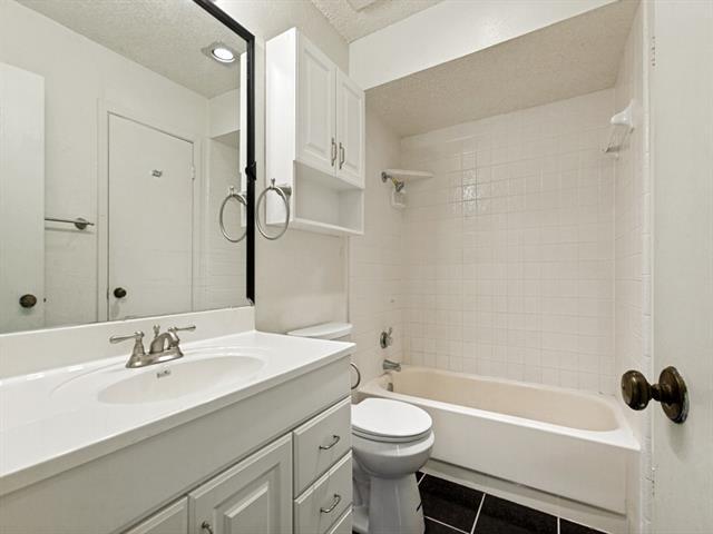 Building Photo - 2929 Pegasus Dr