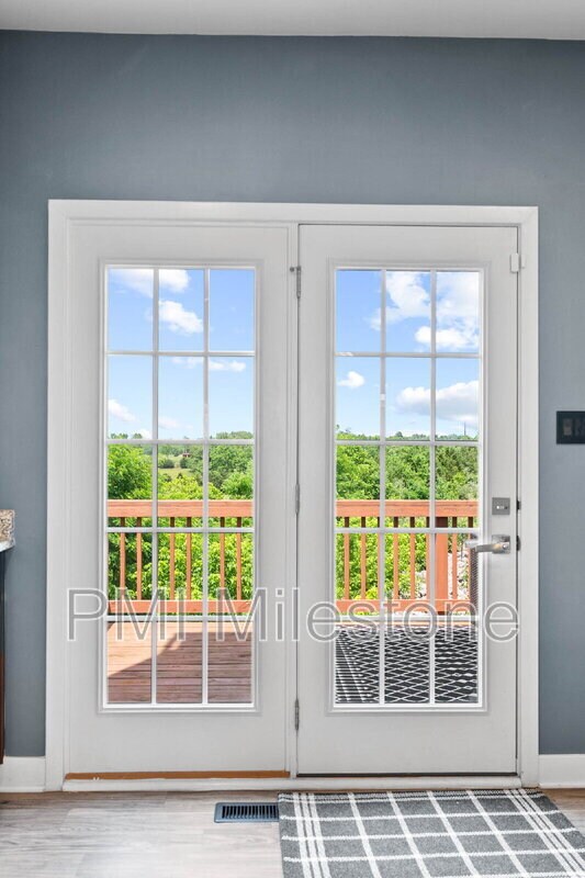 Building Photo - 367 Ontario Dr