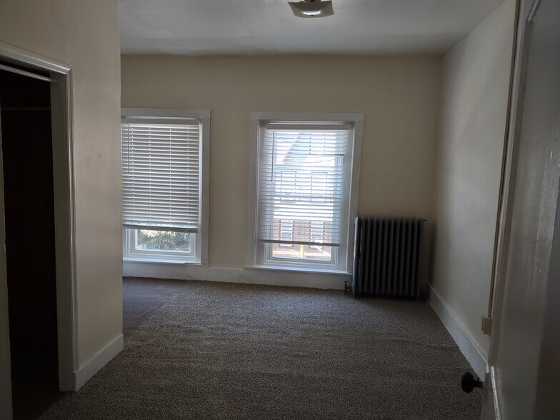 Bedroom overview - 408 S 6th St