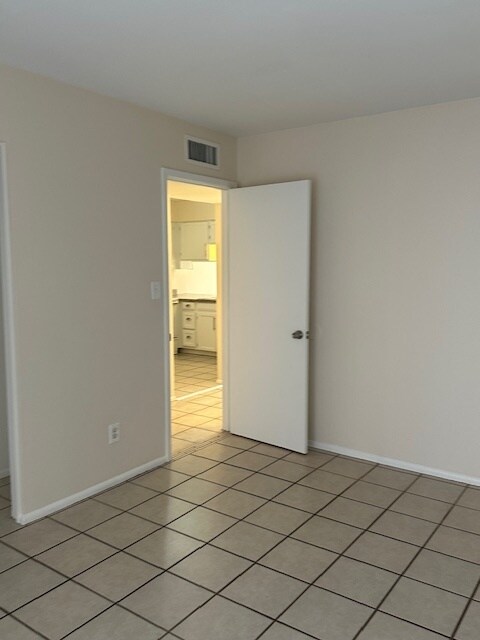 Building Photo - 1908 N Spring