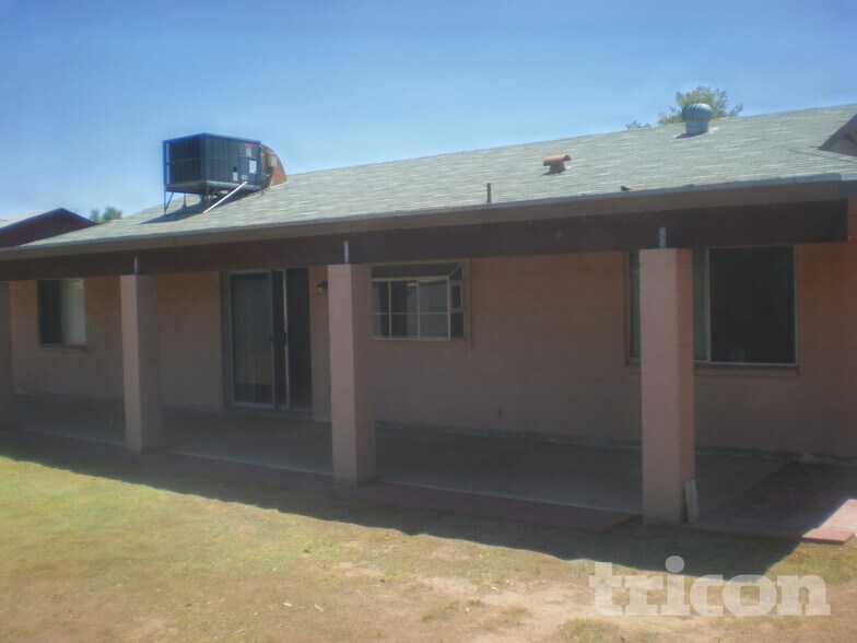 Building Photo - 10906 W Calle del Sol