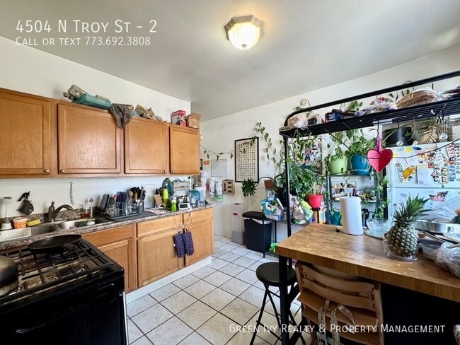 Building Photo - 4504 N Troy St