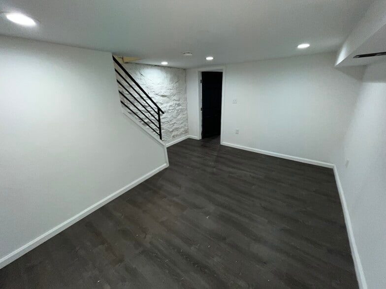 Building Photo - 2142 Penrose Ave