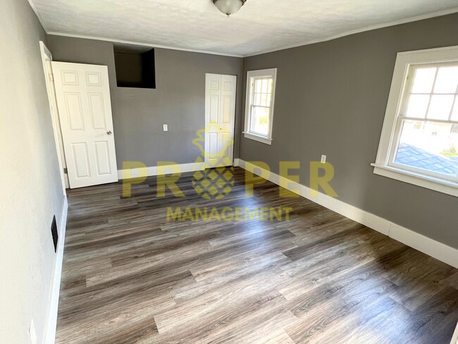 Building Photo - 4 bedroom, 2 bathrooms house for rent