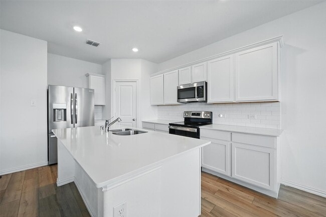 Building Photo - 132 Wyndemere Ln