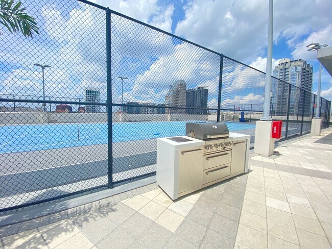 Building Photo - 2 Bedroom 2 Bath VUE Condo -- Application ...