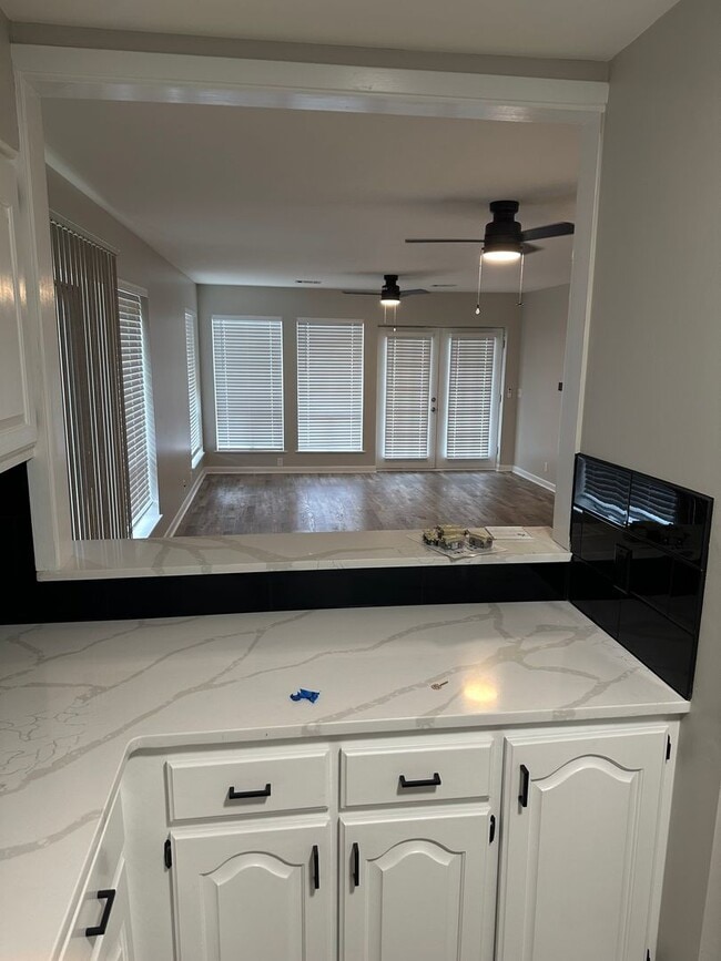 Building Photo - Completely Remodeled 2 Bedroom, 2 Bathroom ground floor Condo in Heber Springs