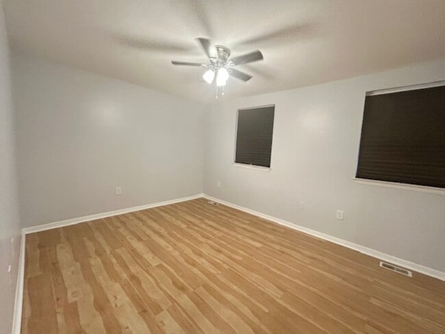 Building Photo - 6466 Mt Vernon Ln