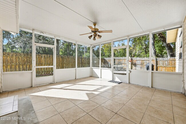 Building Photo - 760 Plainfield Ave