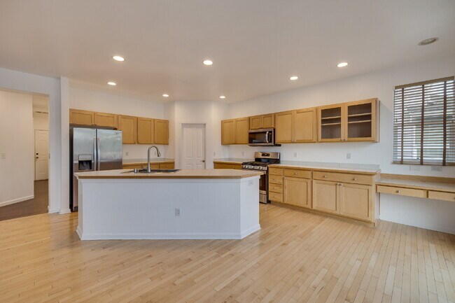Building Photo - Beautiful 5 bedroom home in Tuscany at Lakeland Hills!