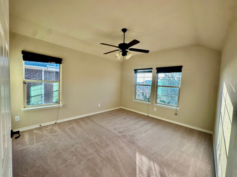 Building Photo - 705 Cypress Hill Dr